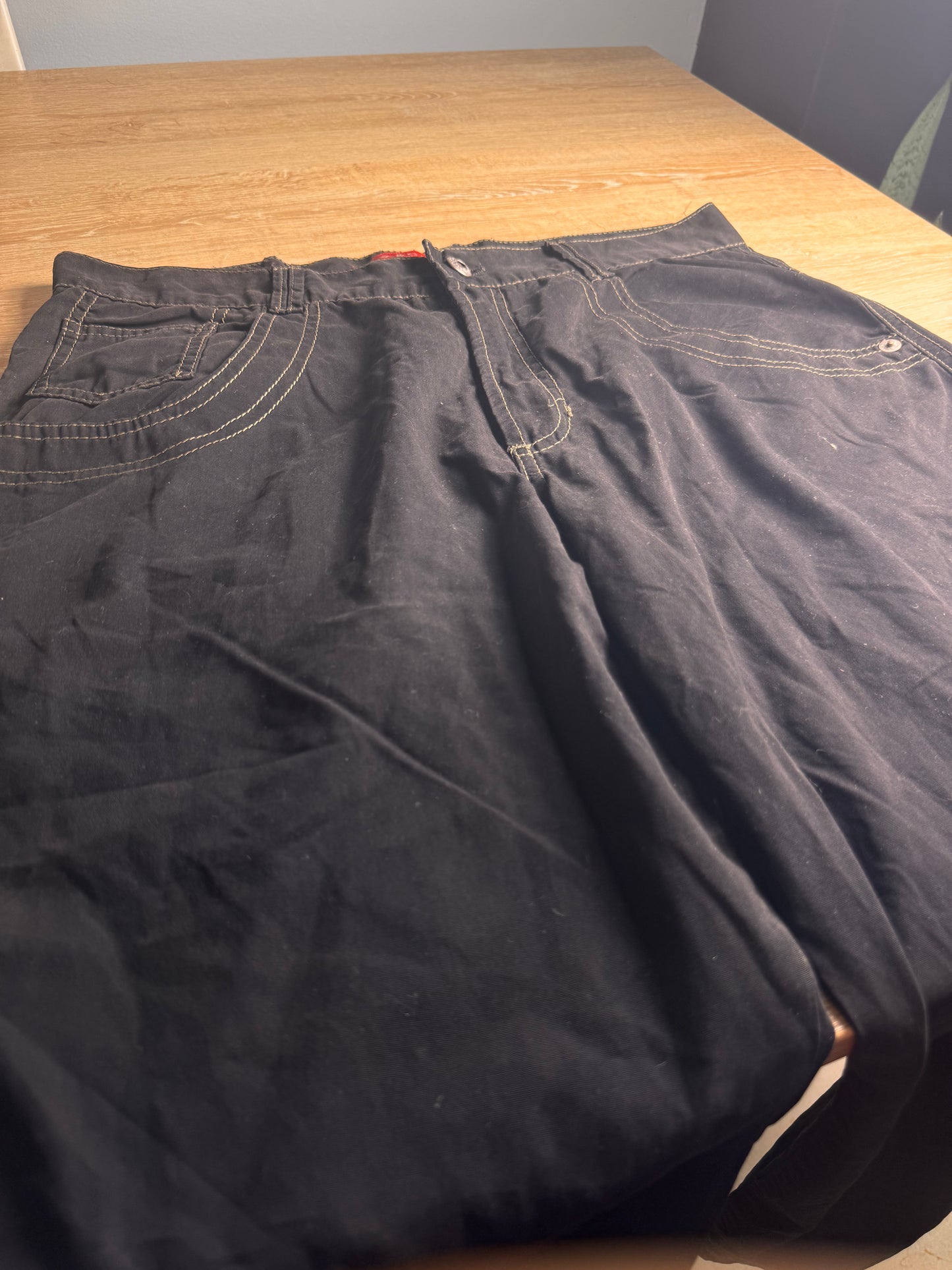 EVERYDAY BLACK TROUSERS