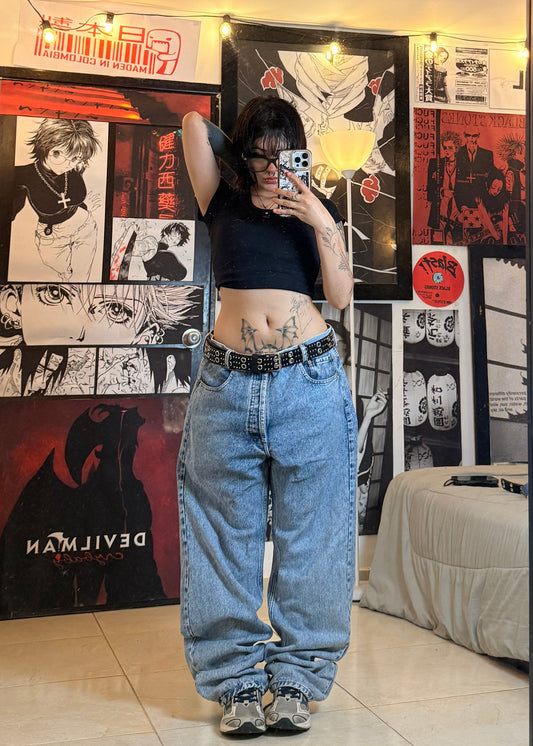 LIGHT WASH BAGGY JEANS