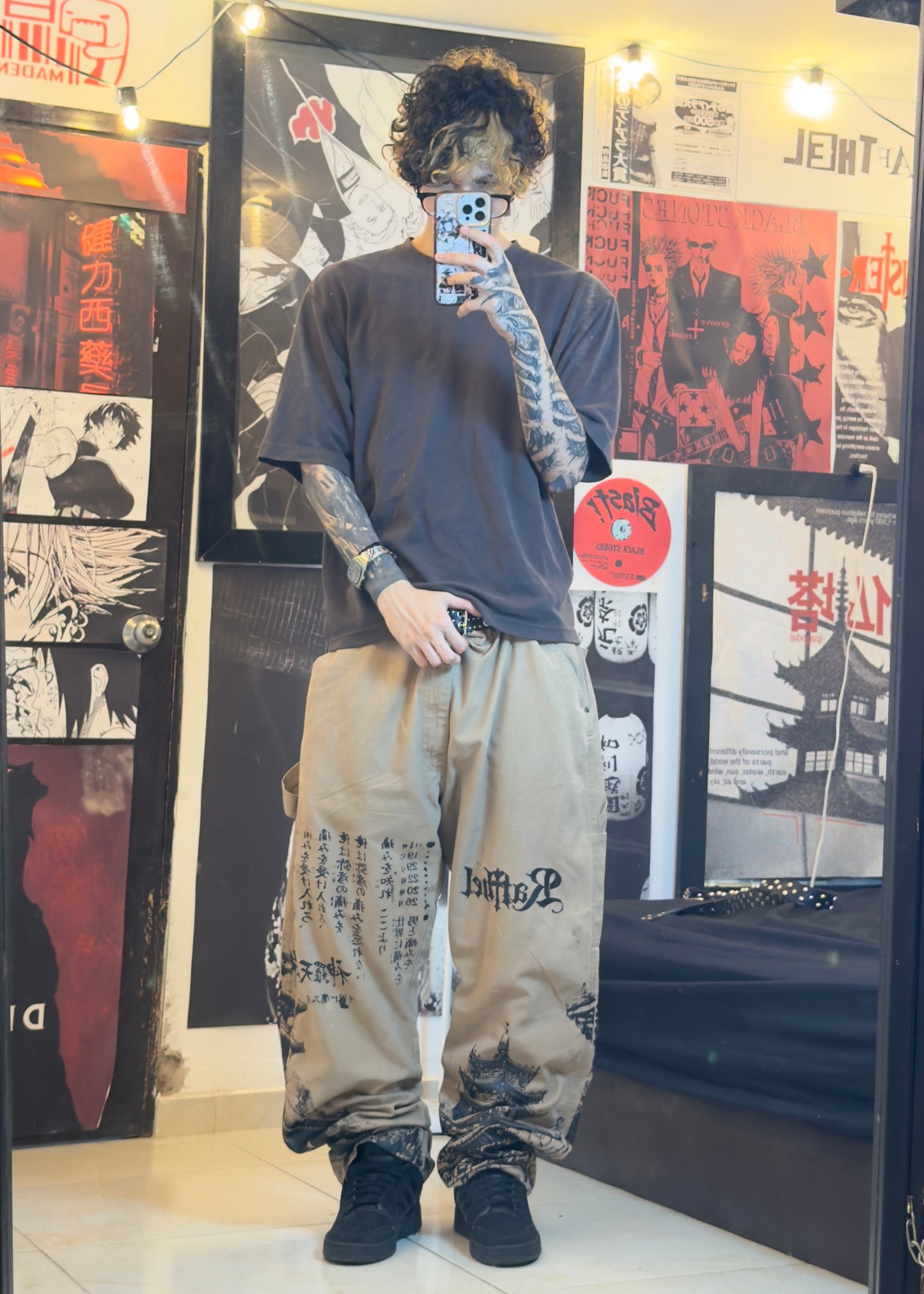 LIGHT BROWN CARPENTER