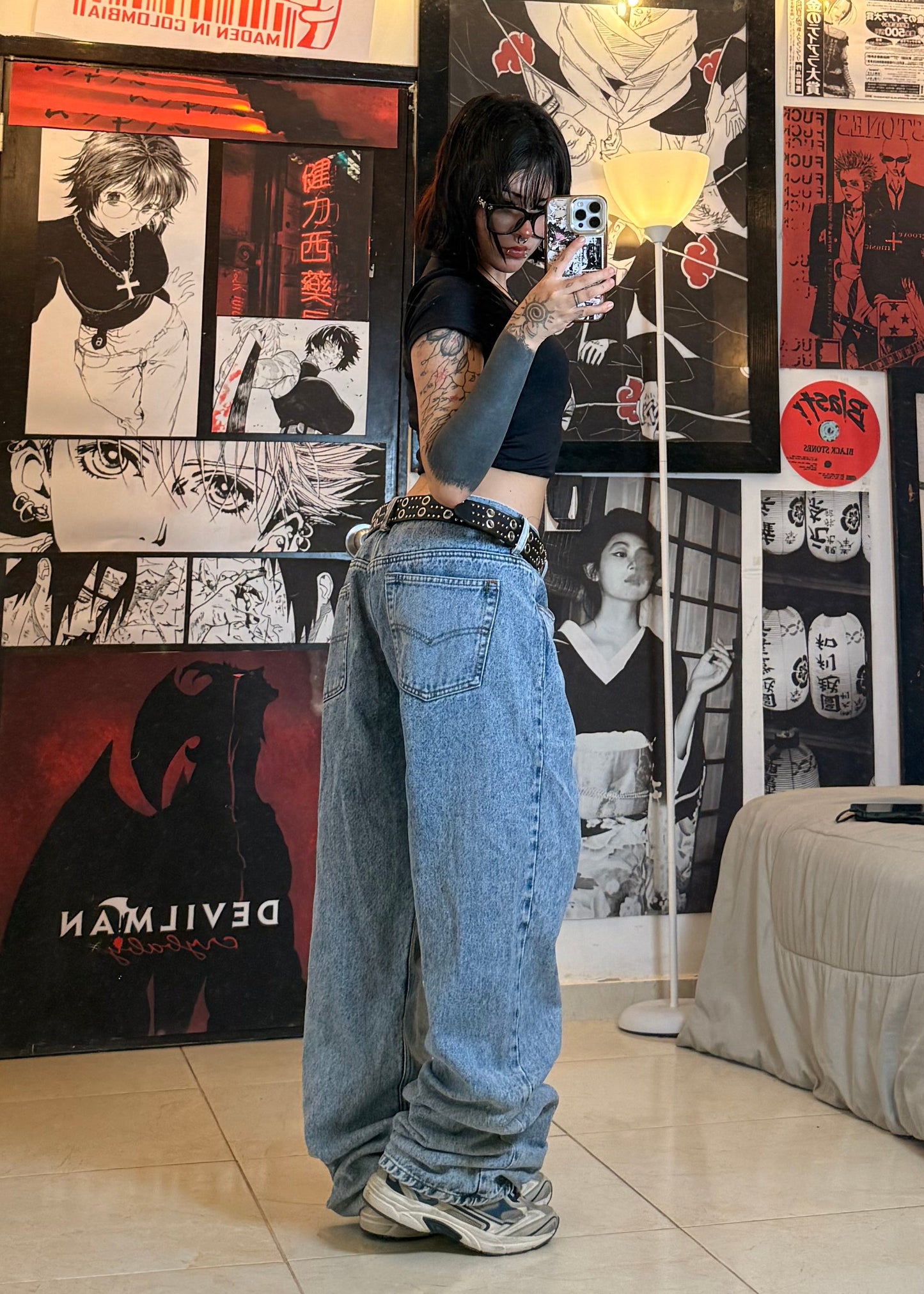 LIGHT WASH BAGGY JEANS