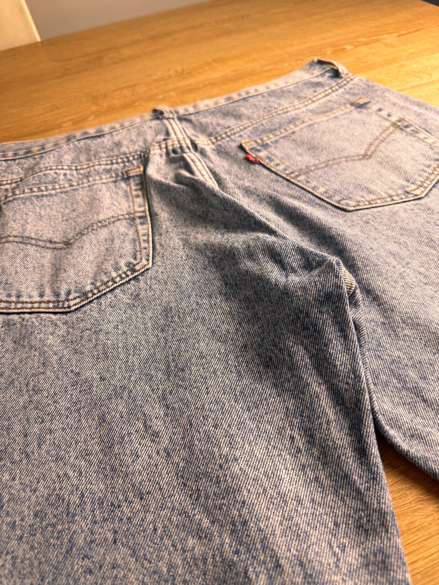 LIGHT WASH BAGGY JEANS
