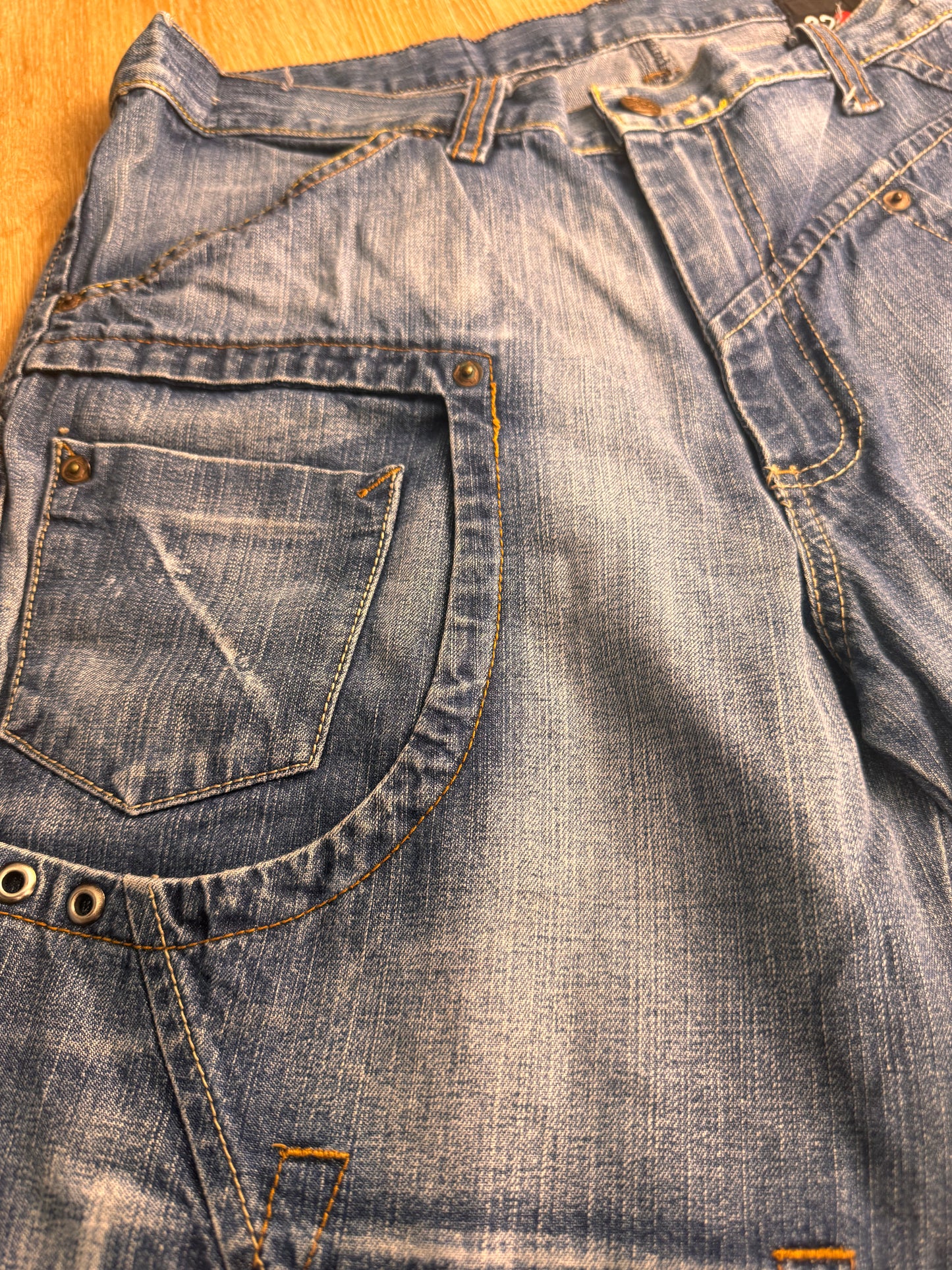 Y2K MULTI-POCKET JEANS