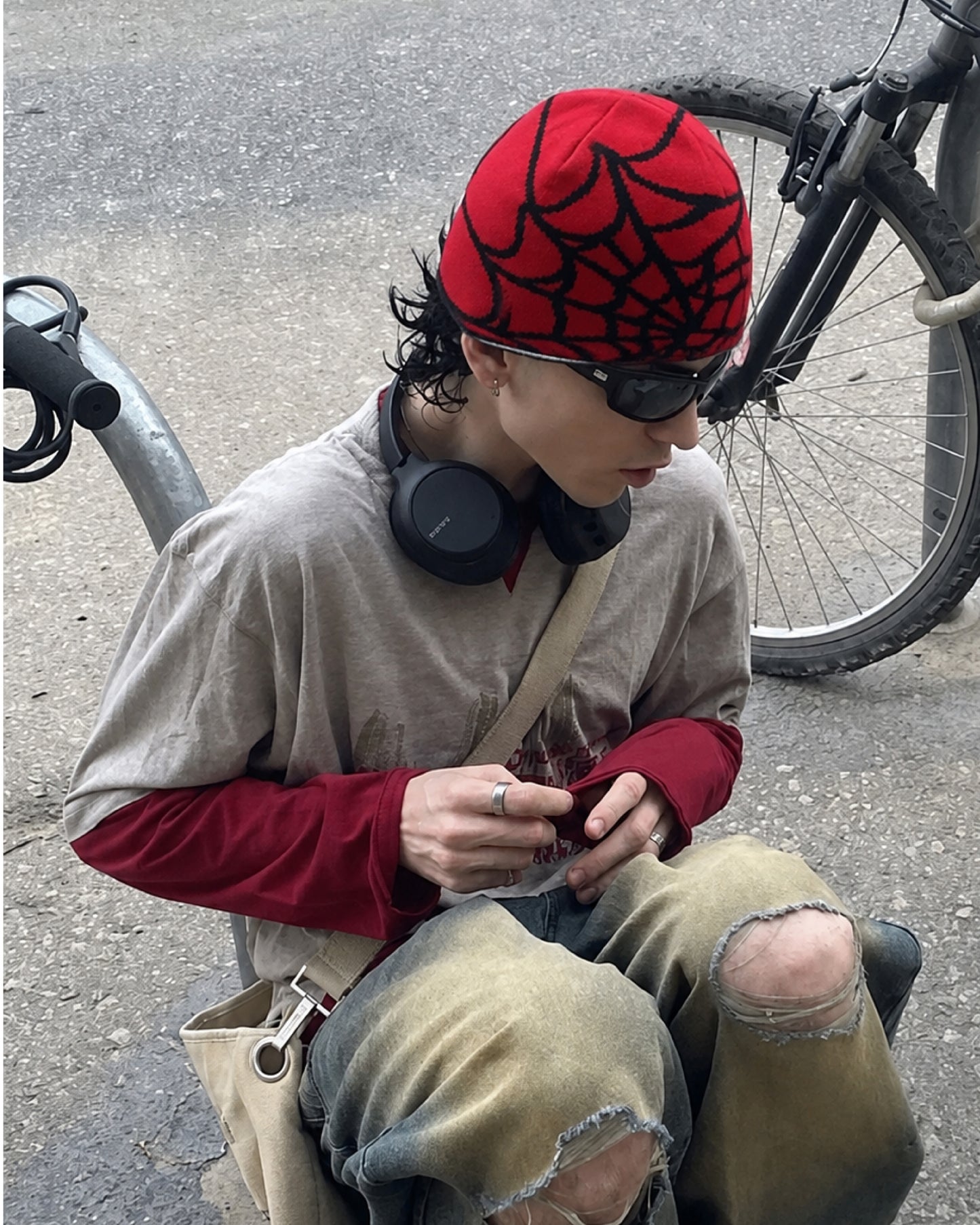 BEANIE SPIDER WEB